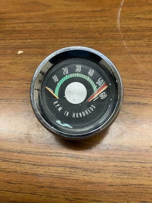 TACÓMETRO CONSOLA ORIGINAL OLDSMOBILE F85 CUTLASS 442 1964-66 6411793 RARO Foto 1 de 4