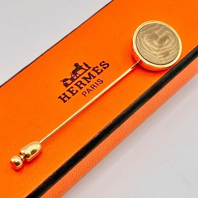 Broche prendedor caballo Hermes Hermès Corozo caja dorada incluido usado Foto 1 de 4