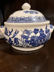 Churchill Willow Blue And White Round Covered Vegetable Bowl 50147 - Picture 1 of 4