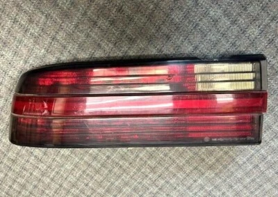 Conjunto de lámpara de freno trasera izquierda conductor Dodge Daytona 87-91 Shelby Z Foto 1 de 4