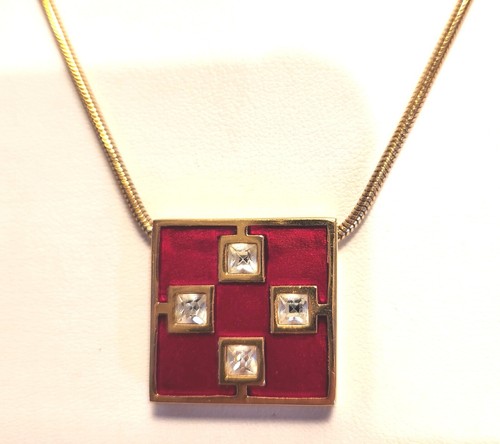 GIVENCHY 1976 Parigi New York Collana Girocollo Smalto Rosso Strass Tono Oro