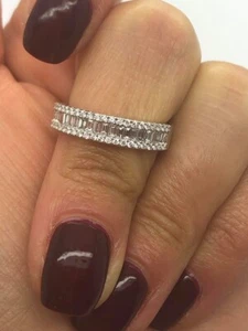 18CT WHITE GOLD 0.50CT DIAMONDS BAGUETTES HALF ETERNITY RING *GOY742 - Picture 1 of 11