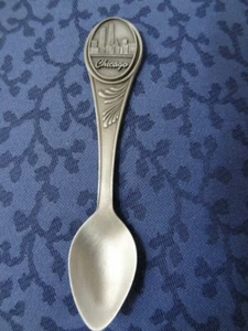 CHICAGO FORT PEWTER COLLECTOR'S SPOON featuring CHICAGO SKYLINE. - Bild 1 von 3