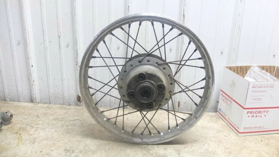 Llanta trasera Honda CD175 CD CB 175 CB175 Foto 1 de 4