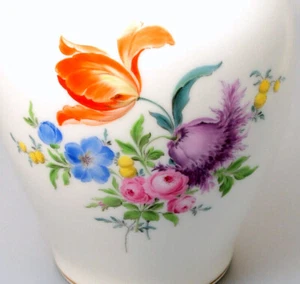 Vase Meissen Blumenmalerei bunte Blume 5 Goldränder Deckelvase Prunkvase 1. Wahl - Bild 1 von 11
