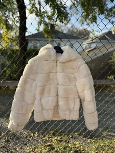 BCBG MaxAzria Nerzjacke mit Kunstfell - Bild 1 von 5