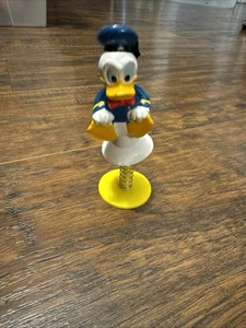 Ventosa/juguete de primavera vintage del pato Donald Hong Kong DD-13 - Imagen 1 de 4