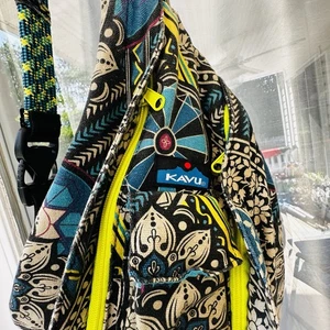 Kavu Multi Colorful Blue Yellow Turquoise Crossbody Backpack Rope Sling Bag - Picture 1 of 14