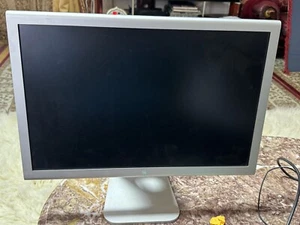 Apple A1081 20 inch Widescreen Cinema Display LCD Monitor - Picture 1 of 7