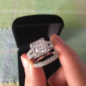 2 kt weißer Prinzessschliff Halo Verlobungsring Ehering Set in 925 Sterlingsilber - Bild 1 von 5