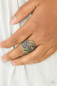 ~Paparazzi Ring~Jewelry~Stretch Ring~Fire and Ice Green~NEW - Picture 1 of 1