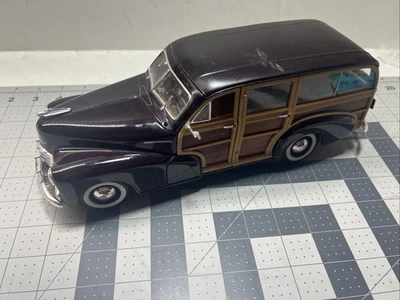 Maisto 1948 Chevrolet Fleet Master Woody Die Cast Metal 1/18 Out of Box - Image 1 of 4