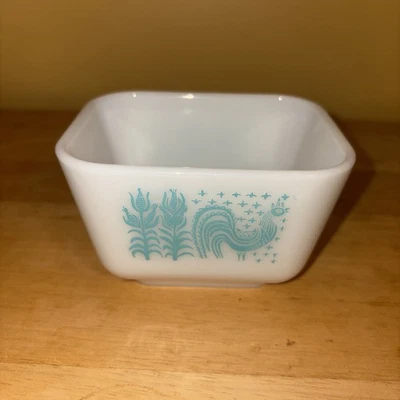 Vintage Pyrex Amish Butterprint 501 Refrigerator Dish No Lid - Image 1 of 4