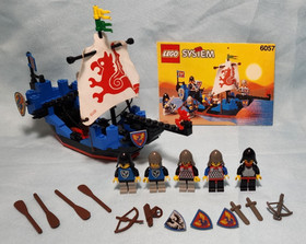 LEGO Black Knights 6057 Sea Serpent complete with Minifigures & Instructions