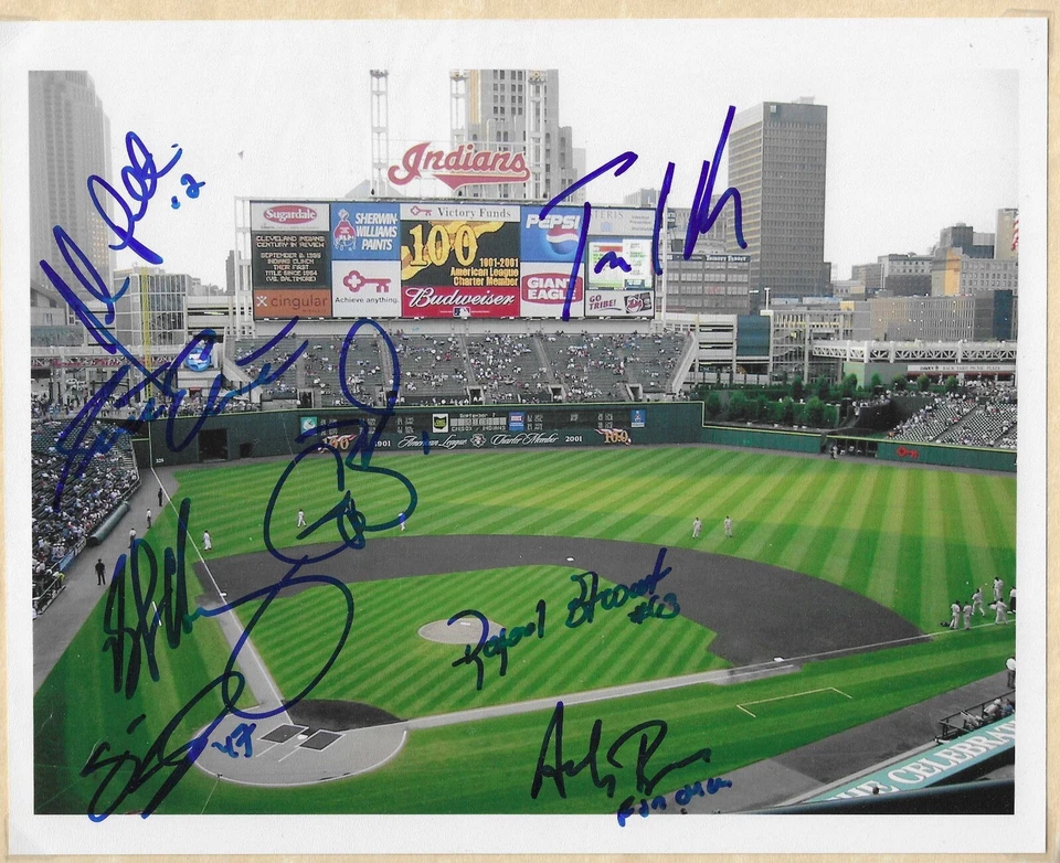 FOTO FIRMADA POR LOS INDIOS TRAVIS HAFNER CASEY BLAKE CLEVELAND + 6 FIRMAS MÁS Foto 1 de 1