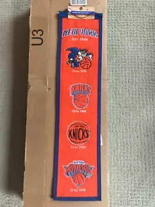 NEW YORK KNICKS EVOLUTIONS BANNER EMBROIDERED WOOL 8"X32" NEW WITH HANGING ROPE - Picture 1 of 3