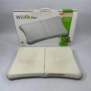 Nintendo Wii fit plus White RVL-021 - Picture 1 of 9
