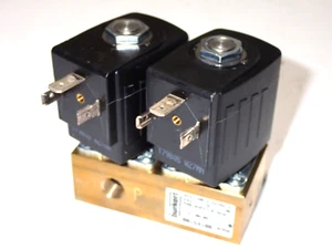 00154180 BURKERT DOUBLE SOLENOID VALVE BLOCK 24V NEW - Picture 1 of 5