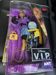 Nuova bambola 2011 Disney VIP Chyna Parks Barbie Cina Anne McClain ANT Farm V.I.P. - Foto 1 di 3