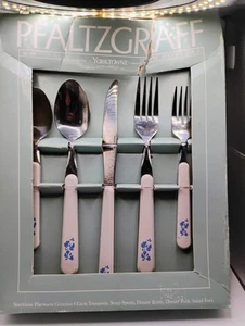 Pfaltzgraff Yorktowne Neu aus altem Lagerbestand 20-teiliges Service für 4 Edelstahl-Besteck in Box - Bild 1 von 11