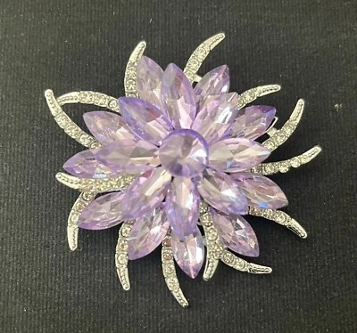 Estrás púrpura/lavanda flor Starburst 2 1/2 diámetro tono plata Foto 1 de 2