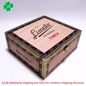 Caja de cigarros de madera Lunatic Torch Mad Folk 6" x 5,5" x 2,5" ~ - Imagen 1 de 10