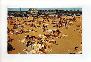 Postal de Cape Cod MA Mass 1968, Craigville, gente, playa, arena, sol, surf - Imagen 1 de 2