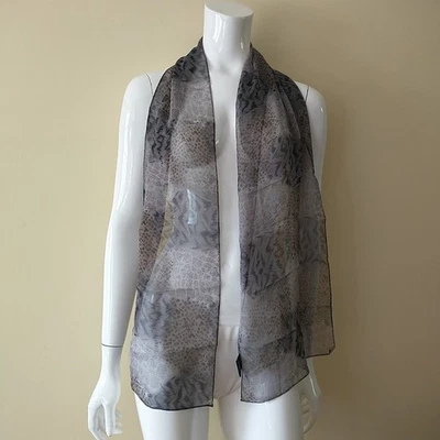 Cachecol Cejon Accessories Inc 100% seda marrom estampa animal geométrico retangular MobWife - Imagem 1 de 4