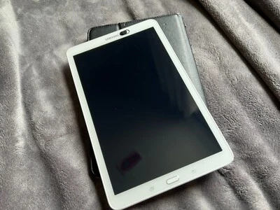 *PARTS* Samsung Galaxy Tab E 9.6" Inch SM-T560NU + ProCase Case Leather Bundle - Image 1 of 4