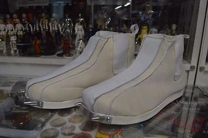 Star Wars - Boba Fett Complete Boots with Spikes White PRE-PRODUCTION PROP - Picture 1 of 6