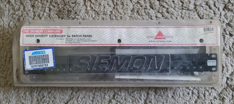 Siemon HD5-24 CAT5E 24 Port Patch Panel Universal Black 1U - Image 1 of 1