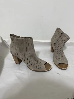 Tom’s Grey Beige Dusty Ankle Open Peep Toe Leather Cut Out Boots Size 8.5 8.5W - Image 1 of 4