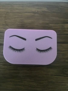 Sassy & Chic Eyelash Case with Mirror - Picture 1 of 5