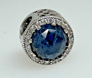 Pandora Moments Charm Strahlende Herzen Blau Kristallklar CZ Sterlingsilber - Bild 1 von 8