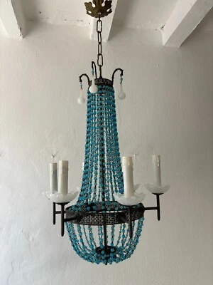 ~Imperio italiano Murano blanco Opalina Cuentas Azul Beaded Tole Chandelier, c 1920~ Foto 1 de 4