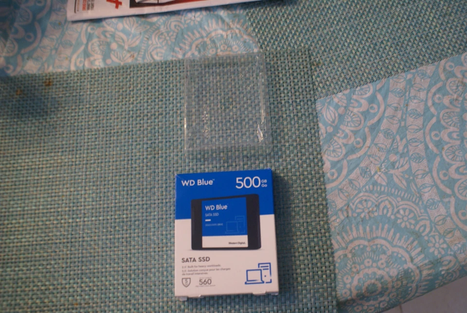 Contenedor de envío/almacenamiento de unidad de disco SSD para computadora portátil/SSD con soporte de inserción para unidad de 2,5" Foto 1 de 1