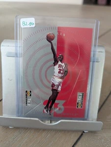 1997-98 Upper Deck Collector's Choice - NBA Miniatures #M30 Michael Jordan - Bild 1 von 2