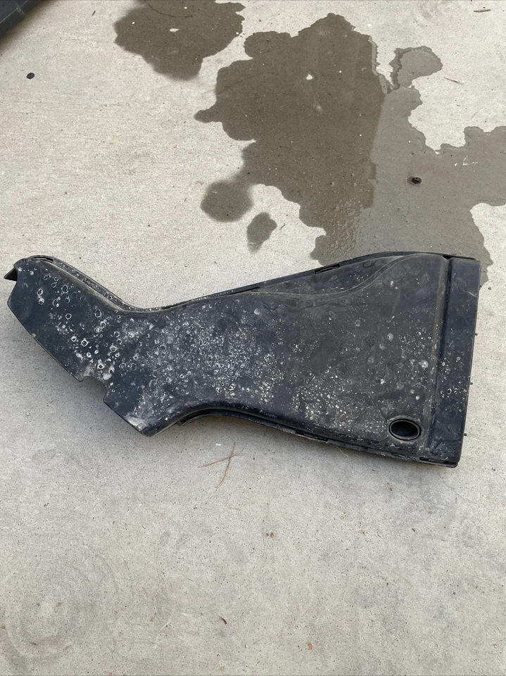 2007 奥迪 A4 空气净化器管 8E0129618H — 第 1/1 张图片