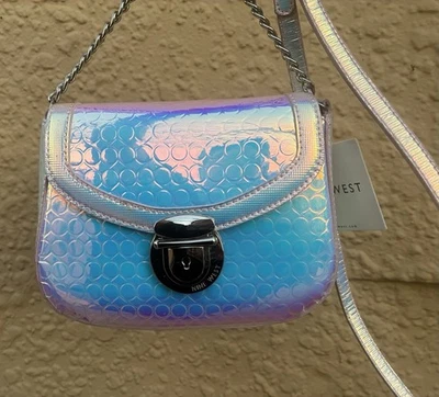 全新带标签 NINE WEST IRIDESCENT 魔术镜斜挎包 — 第 1/4 张图片