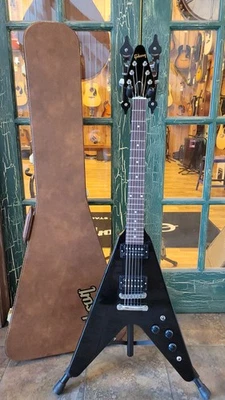 Guitarra Eléctrica Gibson Flying V Años 80 en Negro Ébano con Estuche Rígido y Correa Foto 1 de 4