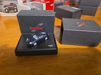 Porsche 911 targa 2002-05 Typ 996 blau blue metallic 1:87 Herpa Brillant Serie - Immagine 1 di 4