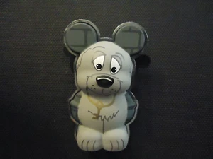 DISNEY VINYLMATION 3D PIRATAS DEL CARIBE PERRO PIRATA CON LLAVES PIN - Imagen 1 de 1