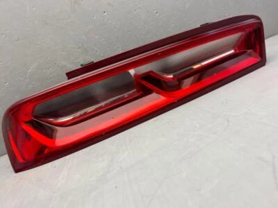 Luz trasera LED 84136772 lado izquierdo conductor Chevrolet Camaro LH 2016-2018 FABRICANTE DE EQUIPOS ORIGINALES Foto 1 de 4