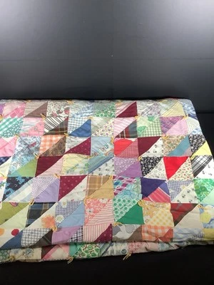 1940’s Patchwork Quilt Hand Tied 83 x 62 Triangle Pattern Lovely Vintage Cloth  - Image 1 of 4
