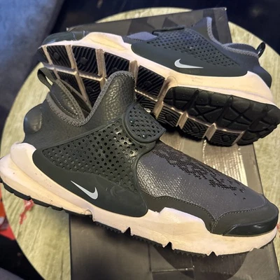 Meia masculina 11 Nike Stoneisland dardo sequóia média 910090-300 Stone Island - Imagem 1 de 4