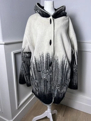 Abrigo Denali Reversible Negro/Blanco Suave Polar Temático Cebra Talla L-2XL Foto 1 de 4