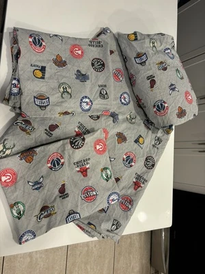 Juego completo Pottery Barn Teen NBA Eastern (4 piezas) raro excelente estado Foto 1 de 4