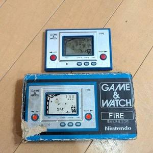 Nintendo Game Watch Fire Giochi Elettronici Portatile 1980 Showa Retrò Made Japan - Foto 1 di 15