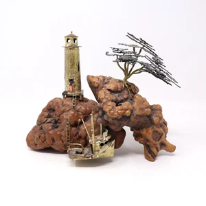 Faro escultura náutica firmada por Frank Sunseri de madera burl y latón soldado - Imagen 1 de 18