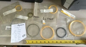 Lot 10 pieces Genuine OEM Caterpillar CAT Gasket Seal O-Rings ASSORTED - LOOK!  - Picture 1 of 8